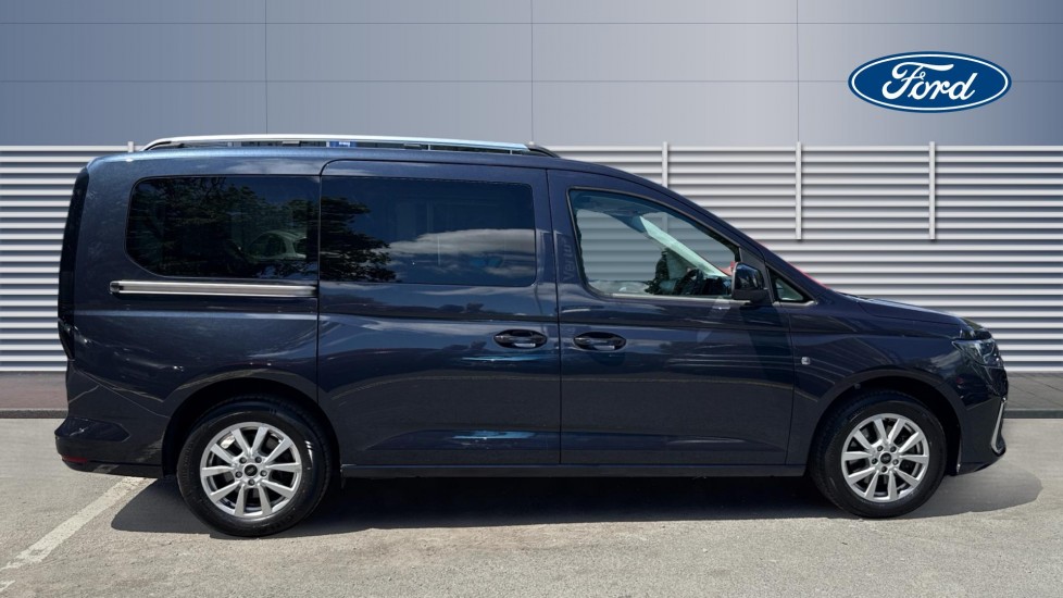 Ford Tourneo Connect 2.0 EcoBlue Titanium 5dr [7 seat] Diesel Estate - Image 5