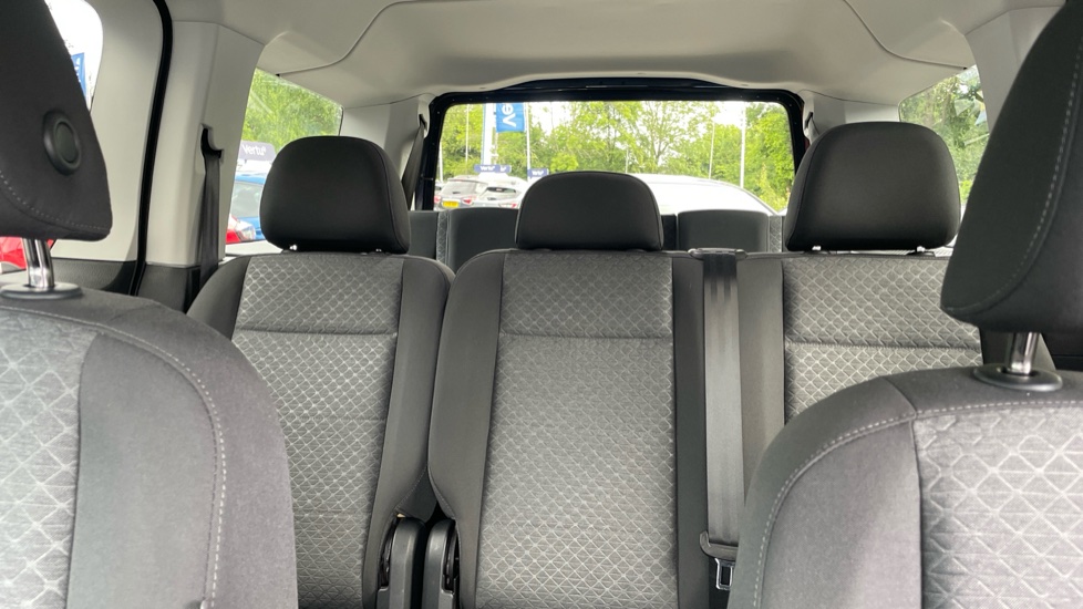 Ford Tourneo Connect 2.0 EcoBlue Titanium 5dr [7 seat] Diesel Estate - Image 15
