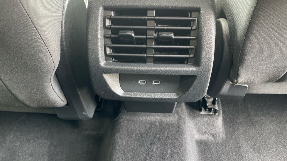 Ford Tourneo Connect 2.0 EcoBlue Titanium 5dr [7 seat] Diesel Estate - Image 29