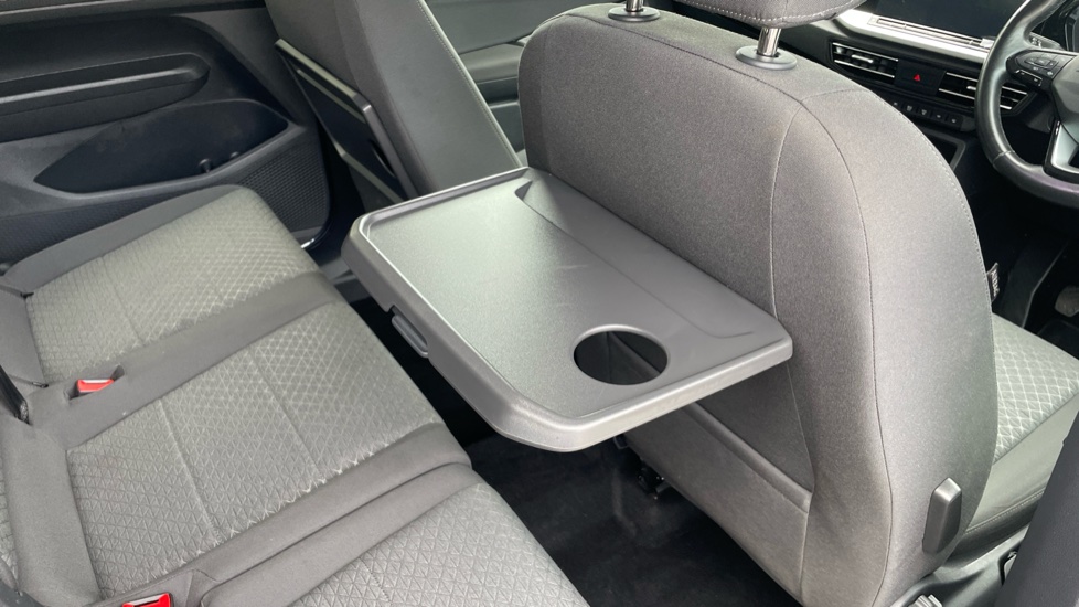 Ford Tourneo Connect 2.0 EcoBlue Titanium 5dr [7 seat] Diesel Estate - Image 32
