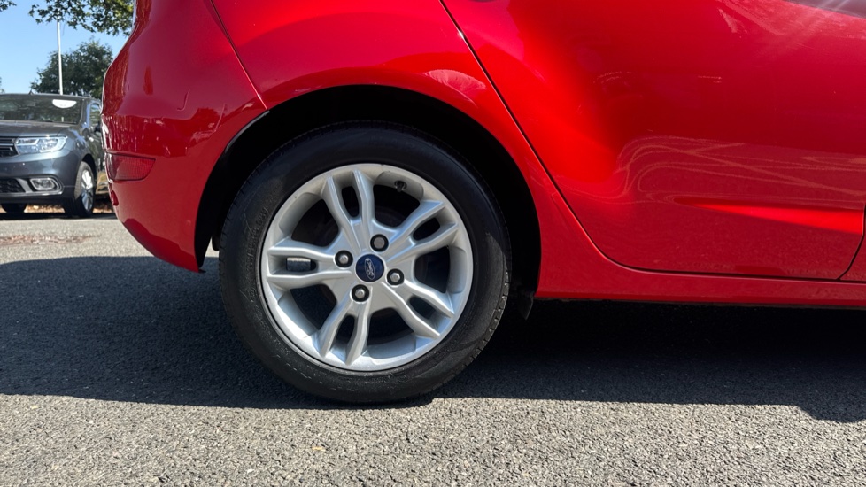 Ford Fiesta 1.25 82 Zetec 5dr Petrol Hatchback - Image 7