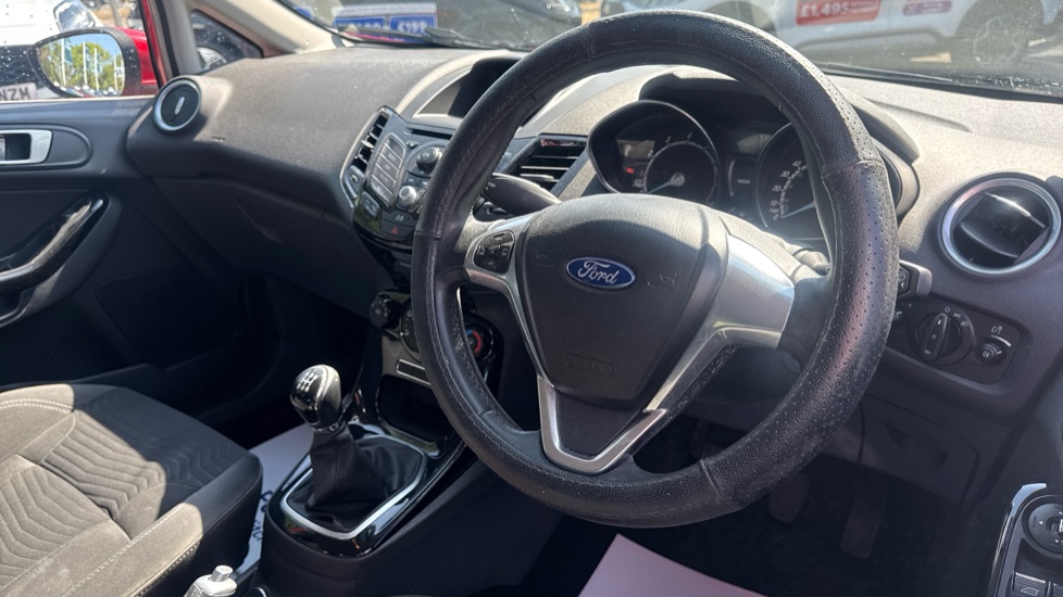 Ford Fiesta 1.25 82 Zetec 5dr Petrol Hatchback - Image 11