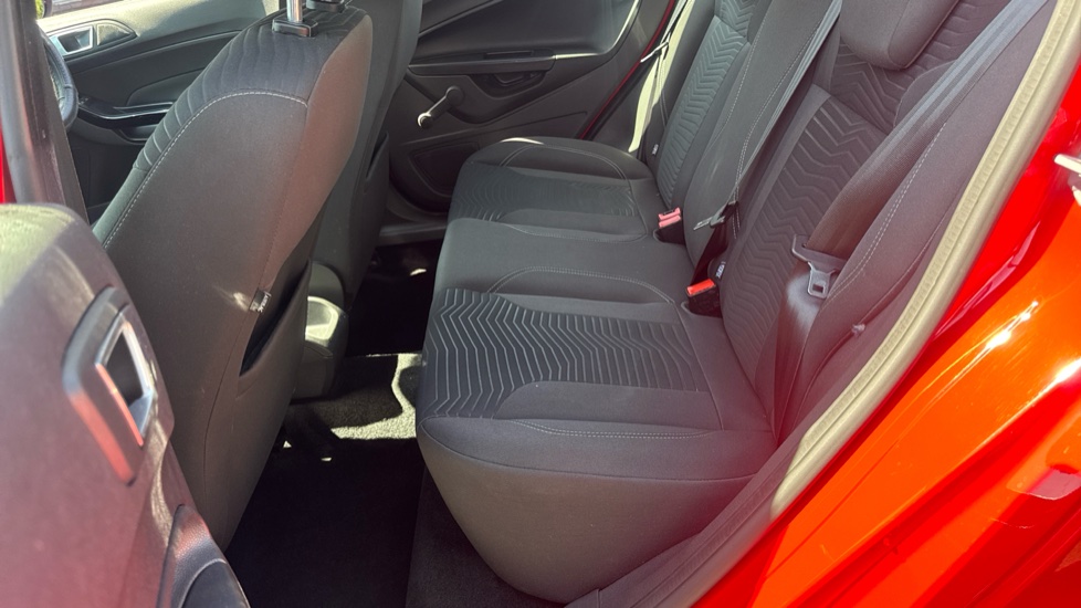 Ford Fiesta 1.25 82 Zetec 5dr Petrol Hatchback - Image 16