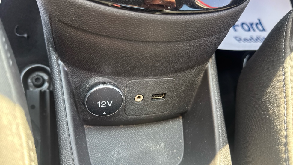 Ford Fiesta 1.25 82 Zetec 5dr Petrol Hatchback - Image 30