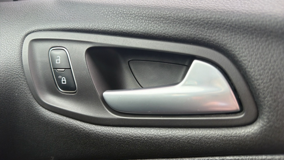 Ford Kuga 2.0 TDCi 180 Titanium 5dr Diesel Estate - Image 22