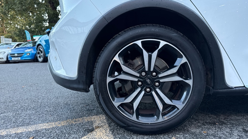 Ford Focus 1.0 EcoBoost 125 Active X 5dr Petrol Hatchback - Image 7