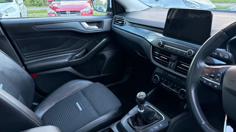 Ford Focus 1.0 EcoBoost 125 Active X 5dr Petrol Hatchback - Image 14