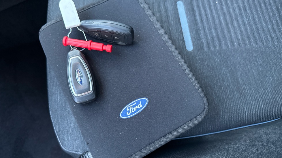 Ford Focus 1.0 EcoBoost 125 Active X 5dr Petrol Hatchback - Image 19