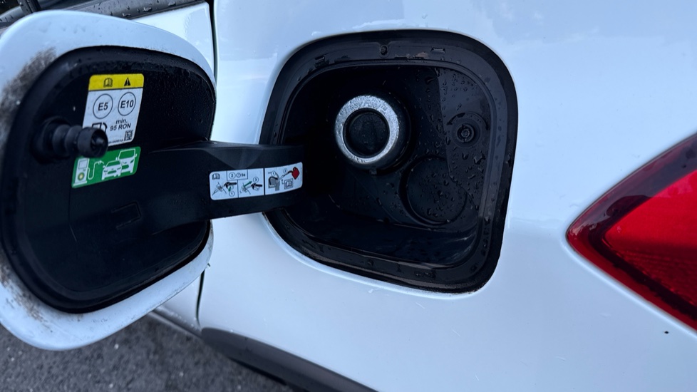 Ford Focus 1.0 EcoBoost 125 Active X 5dr Petrol Hatchback - Image 25