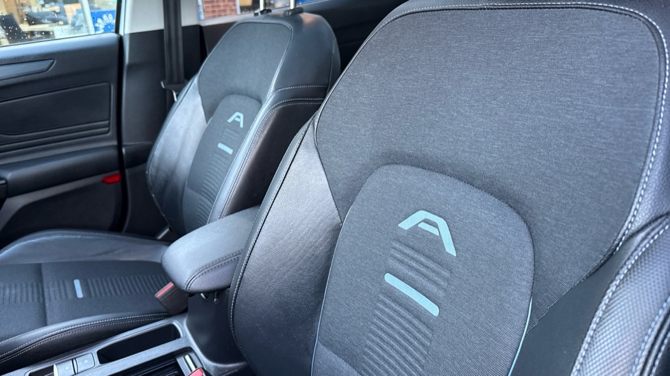 Ford Focus 1.0 EcoBoost 125 Active X 5dr Petrol Hatchback - Image 28