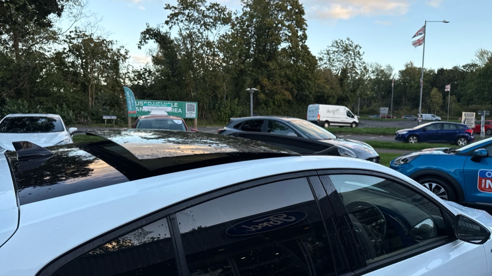 Ford Focus 1.0 EcoBoost 125 Active X 5dr Petrol Hatchback - Image 36