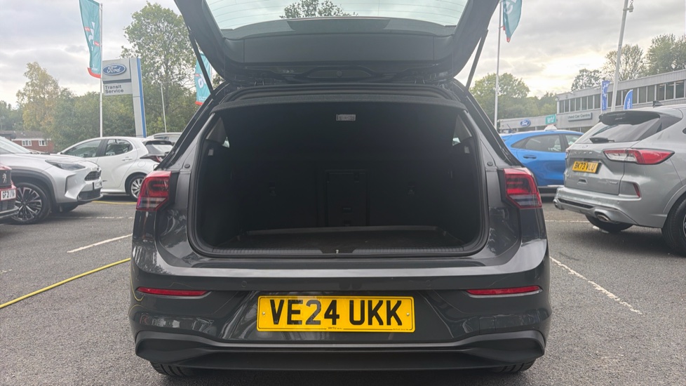 Volkswagen Golf 1.5 eTSI 150 Life 5dr DSG Petrol Hatchback - Image 4