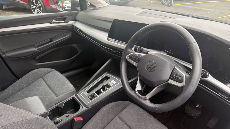 Volkswagen Golf 1.5 eTSI 150 Life 5dr DSG Petrol Hatchback - Image 11