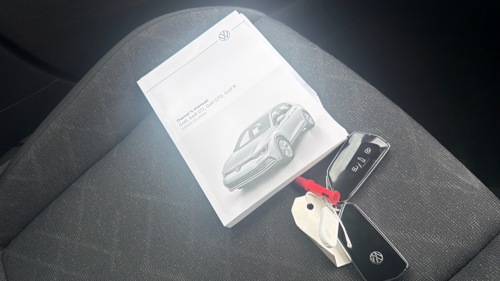 Volkswagen Golf 1.5 eTSI 150 Life 5dr DSG Petrol Hatchback - Image 19