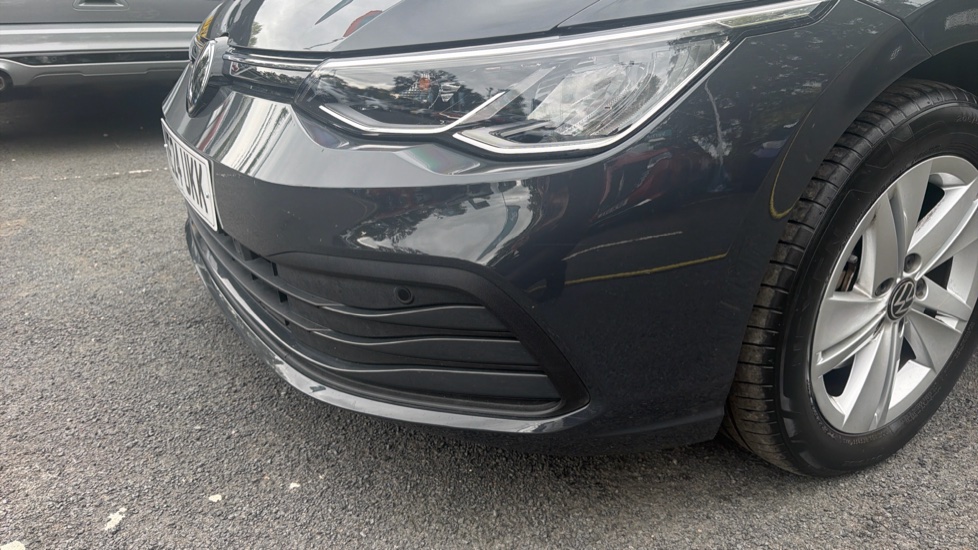 Volkswagen Golf 1.5 eTSI 150 Life 5dr DSG Petrol Hatchback - Image 42