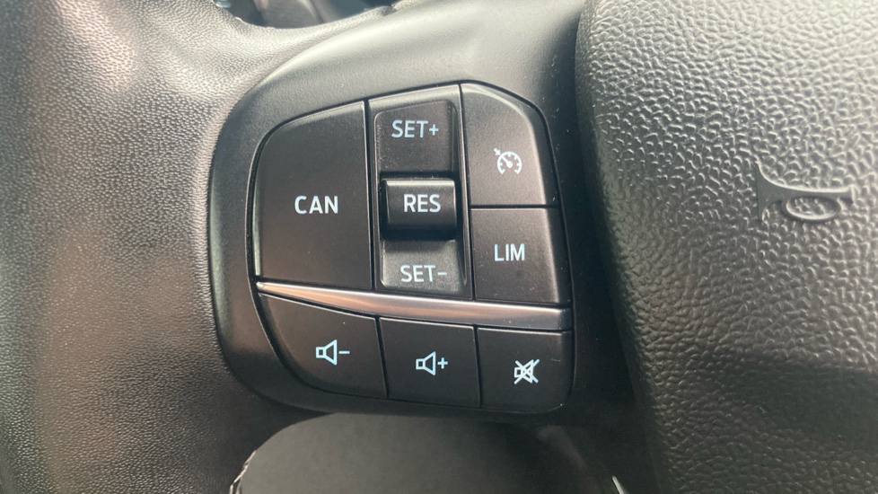 Ford Puma 1.0 EcoBoost Hybrid mHEV Titanium 5dr Petrol Hatchback - Image 30