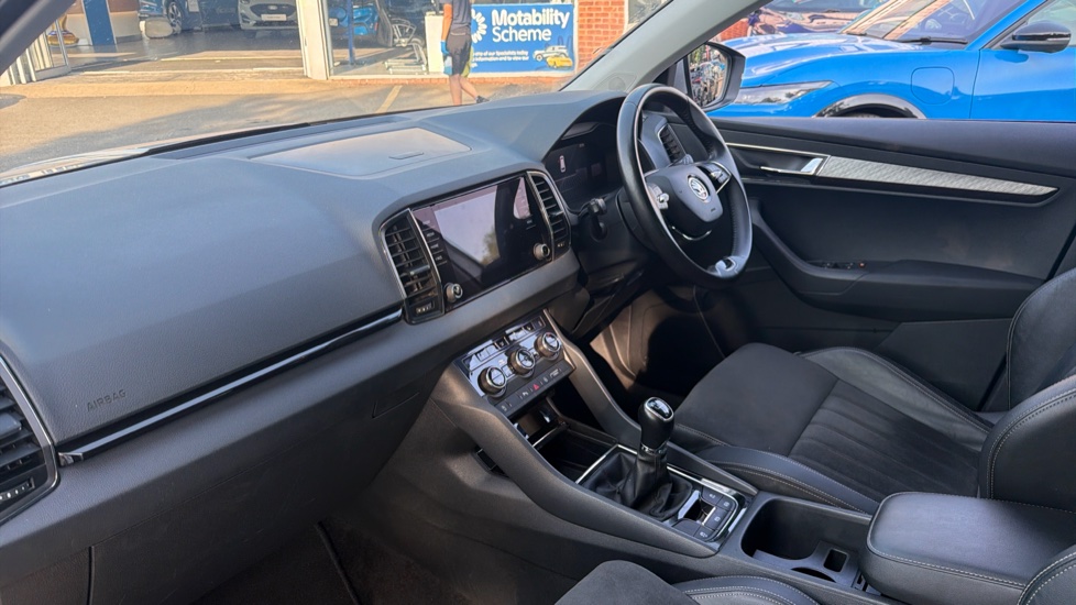 Skoda Karoq 1.0 TSI SE L 5dr Petrol Estate - Image 9