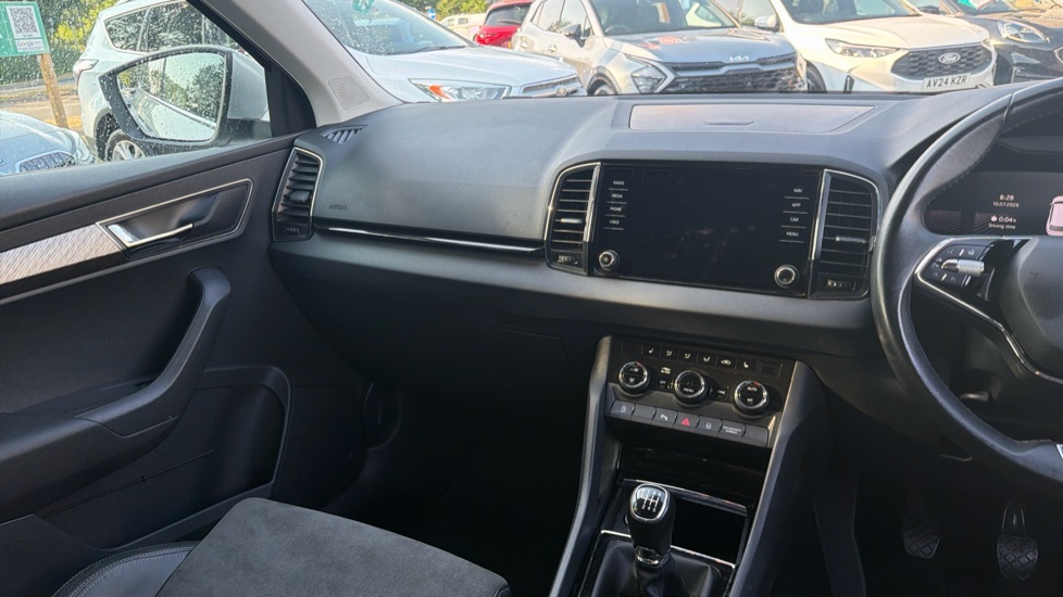 Skoda Karoq 1.0 TSI SE L 5dr Petrol Estate - Image 14