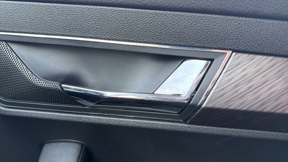 Skoda Karoq 1.0 TSI SE L 5dr Petrol Estate - Image 22