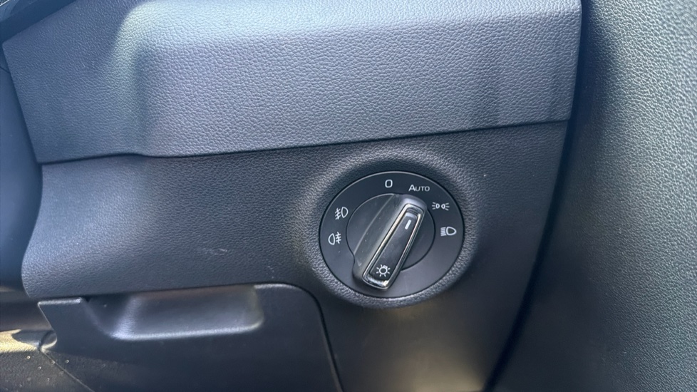 Skoda Karoq 1.0 TSI SE L 5dr Petrol Estate - Image 23