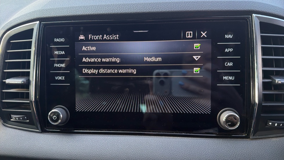 Skoda Karoq 1.0 TSI SE L 5dr Petrol Estate - Image 31