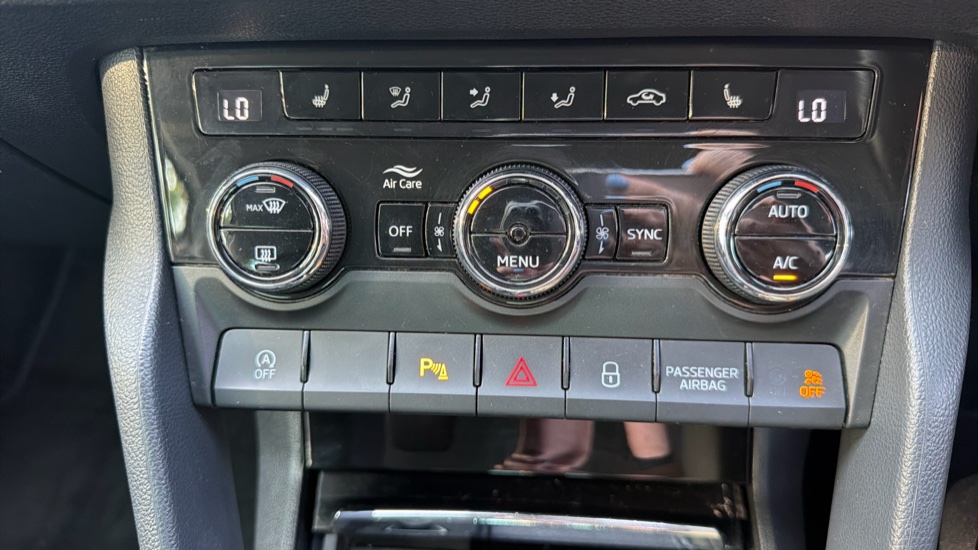 Skoda Karoq 1.0 TSI SE L 5dr Petrol Estate - Image 36