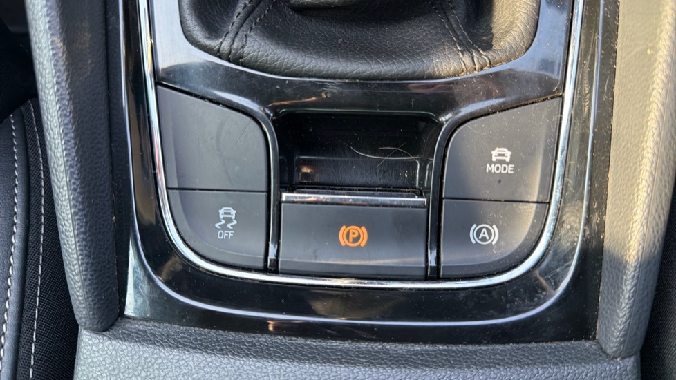 Skoda Karoq 1.0 TSI SE L 5dr Petrol Estate - Image 38