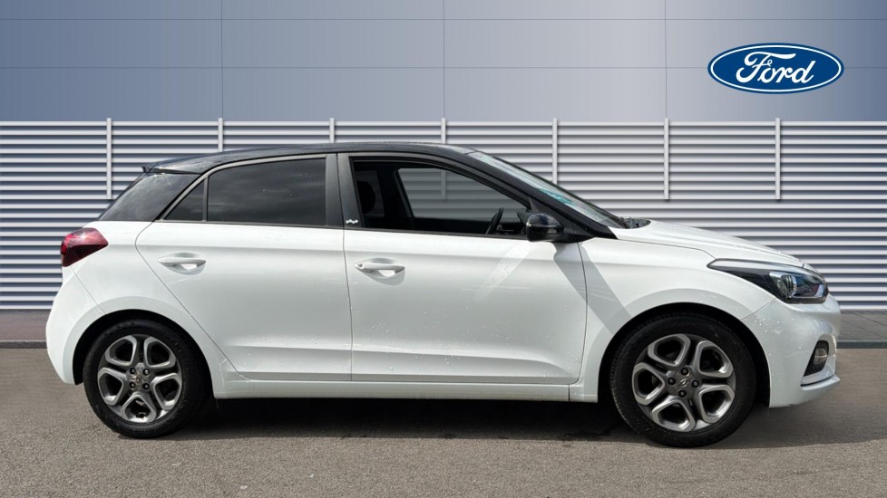 Hyundai i20 1.2 MPi Play 5dr Petrol Hatchback - Image 5