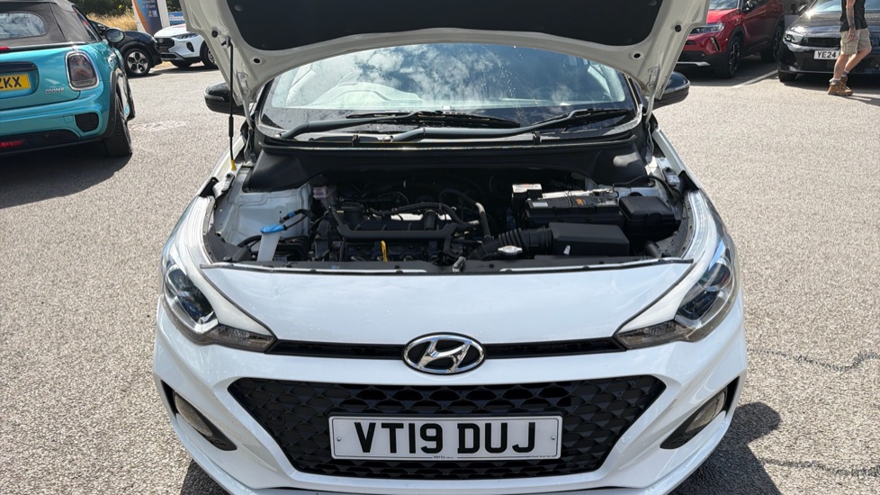 Hyundai i20 1.2 MPi Play 5dr Petrol Hatchback - Image 8
