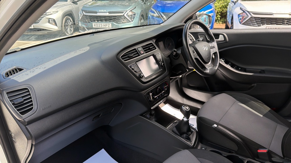 Hyundai i20 1.2 MPi Play 5dr Petrol Hatchback - Image 9