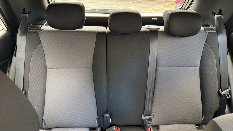 Hyundai i20 1.2 MPi Play 5dr Petrol Hatchback - Image 15