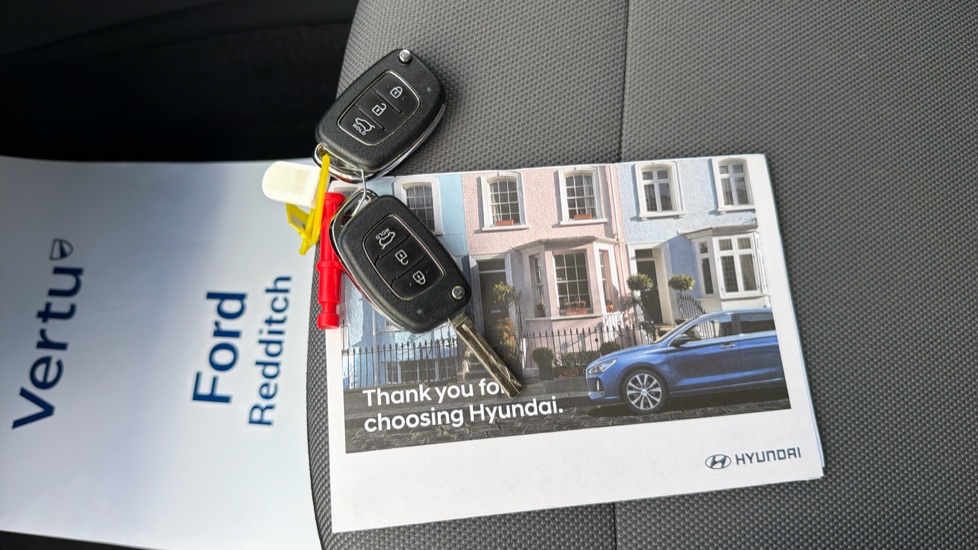 Hyundai i20 1.2 MPi Play 5dr Petrol Hatchback - Image 19