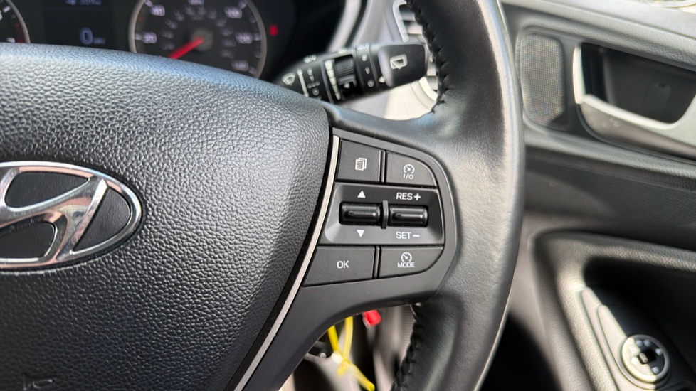Hyundai i20 1.2 MPi Play 5dr Petrol Hatchback - Image 31