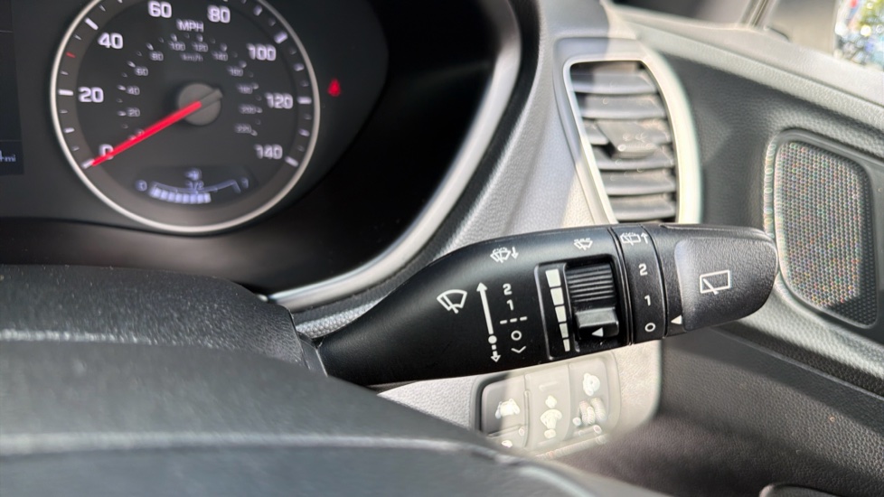 Hyundai i20 1.2 MPi Play 5dr Petrol Hatchback - Image 33