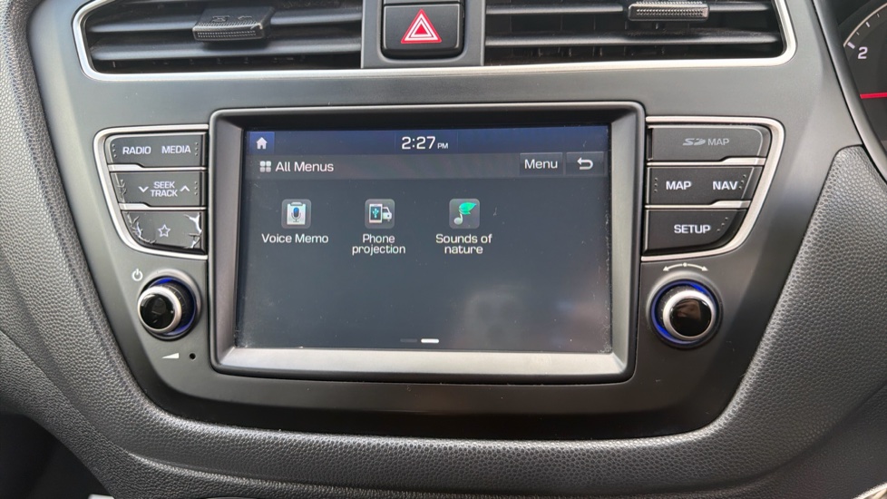 Hyundai i20 1.2 MPi Play 5dr Petrol Hatchback - Image 35