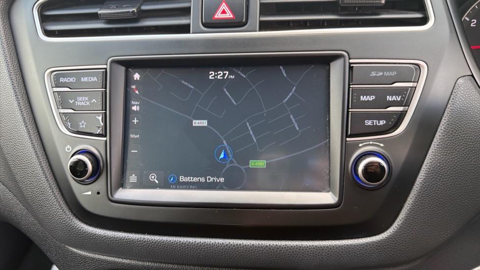 Hyundai i20 1.2 MPi Play 5dr Petrol Hatchback - Image 39