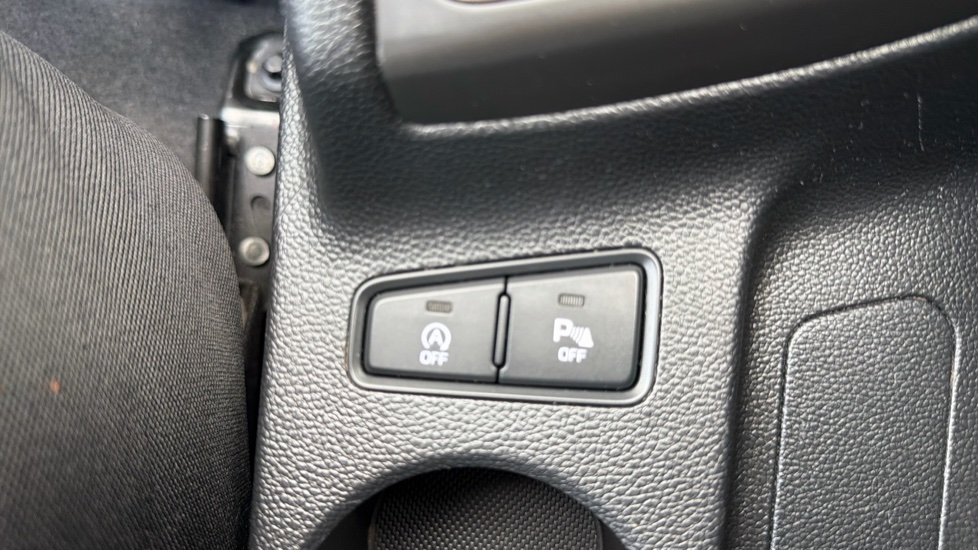 Hyundai i20 1.2 MPi Play 5dr Petrol Hatchback - Image 43