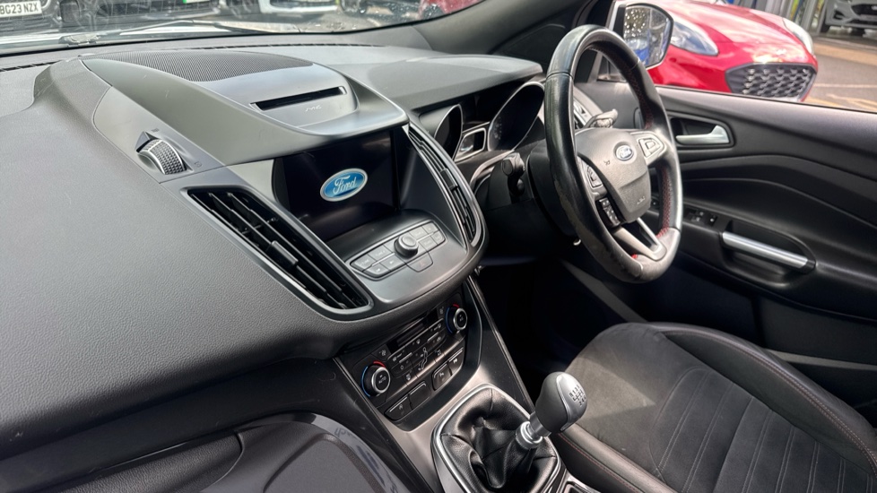 Ford Kuga 2.0 TDCi 180 ST-Line 5dr Diesel Estate - Image 9