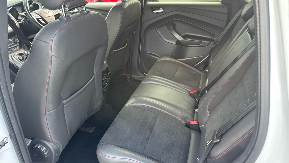 Ford Kuga 2.0 TDCi 180 ST-Line 5dr Diesel Estate - Image 16