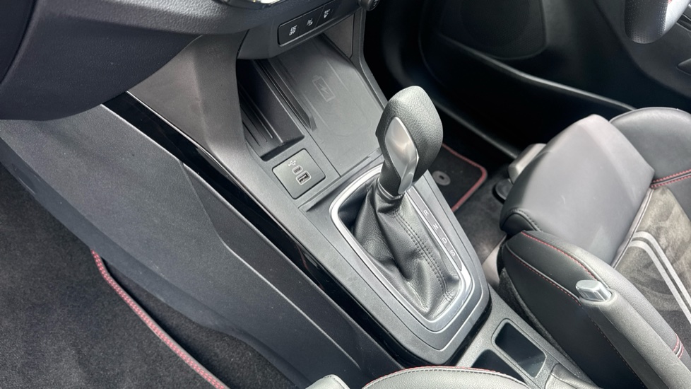 Ford Puma ST 1.0 EcoBoost Hybrid mHEV ST 5dr DCT Petrol Hatchback - Image 13