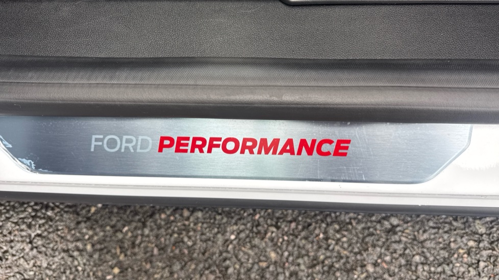 Ford Puma ST 1.0 EcoBoost Hybrid mHEV ST 5dr DCT Petrol Hatchback - Image 23