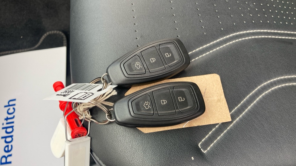 Ford Kuga 2.5 FHEV Vignale 5dr CVT Hybrid Estate - Image 20
