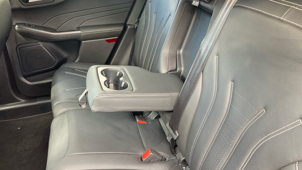 Ford Kuga 2.5 FHEV Vignale 5dr CVT Hybrid Estate - Image 23