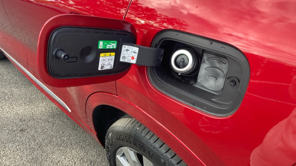 Ford Kuga 2.5 FHEV Vignale 5dr CVT Hybrid Estate - Image 26
