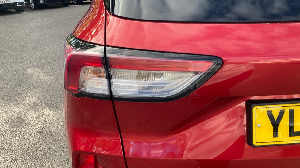 Ford Kuga 2.5 FHEV Vignale 5dr CVT Hybrid Estate - Image 30