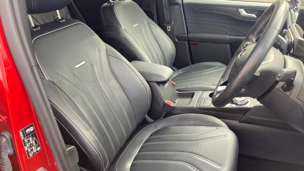 Ford Kuga 2.5 FHEV Vignale 5dr CVT Hybrid Estate - Image 35