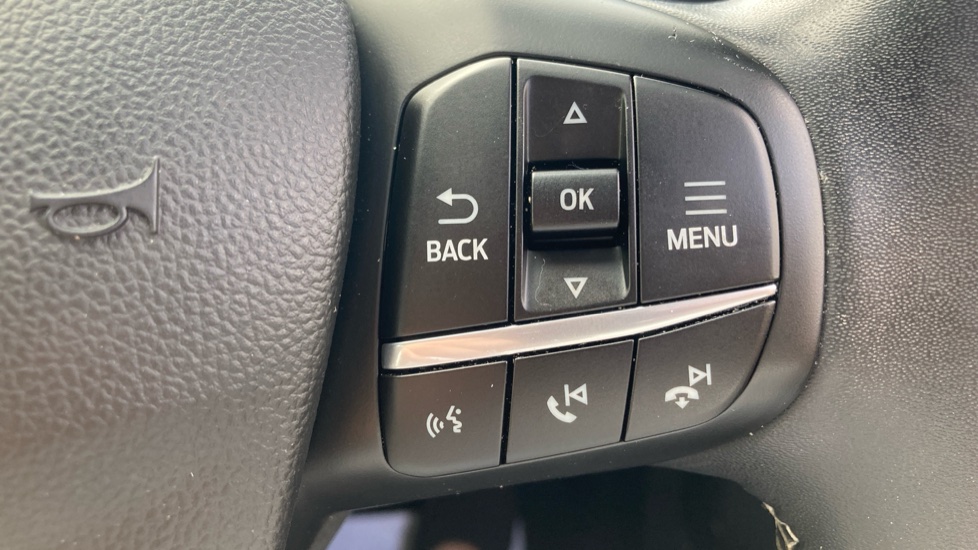 Ford Kuga 2.5 FHEV Vignale 5dr CVT Hybrid Estate - Image 38