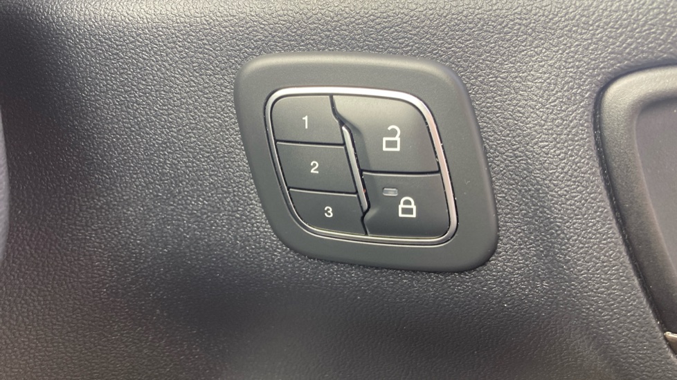 Ford Kuga 2.5 FHEV Vignale 5dr CVT Hybrid Estate - Image 42