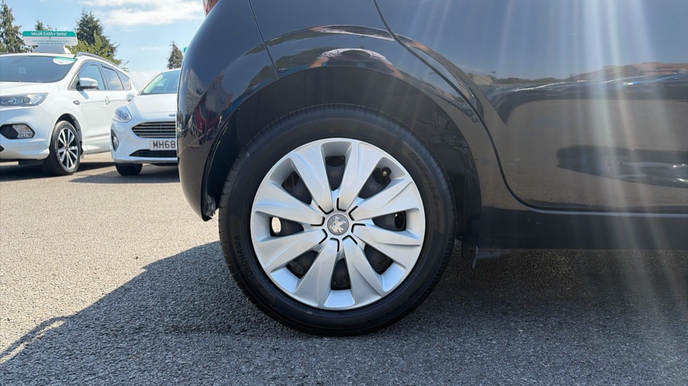Peugeot 108 1.0 72 Active 5dr Petrol Hatchback - Image 7