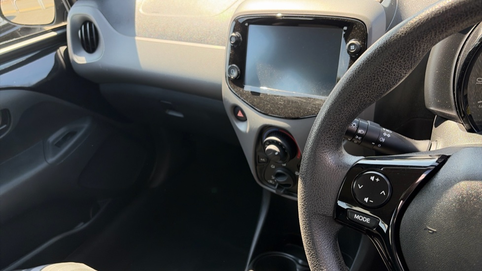 Peugeot 108 1.0 72 Active 5dr Petrol Hatchback - Image 14